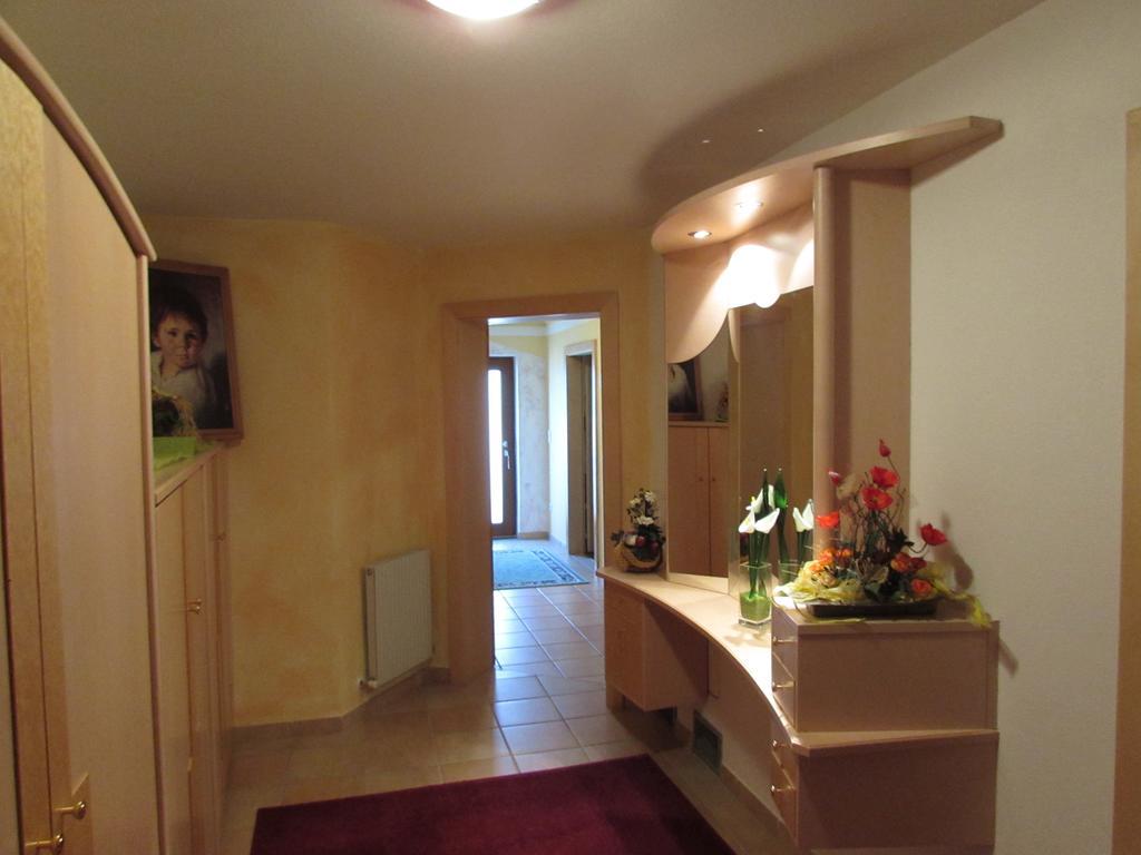 Haus Egger Apartment นอยชติฟ อิม ชตูไปทัล ห้อง รูปภาพ